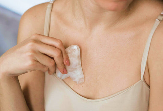 Gua Sha danger les 8 erreurs et risques à éviter pour le visage et le corps
