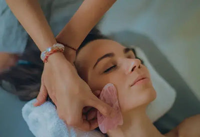 Massage Gua Sha Visage : Le secret d'une peau parfaite